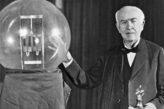Thomas Edison Realmente Inventou a Lâmpada? Personalidades