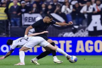 Corinthians e Grêmio empatam e decidem classificação em jogo de tensão nas quartas