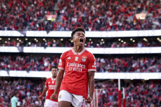 David Neres expressa vontade de sair do Benfica, afirma treinador