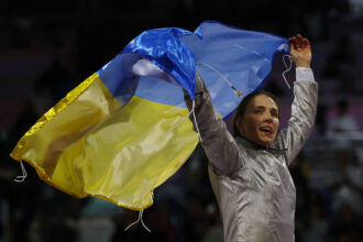 Atletas Ucranianos em Paris dedicam medalhas aos heróis da guerra contra a Rússia